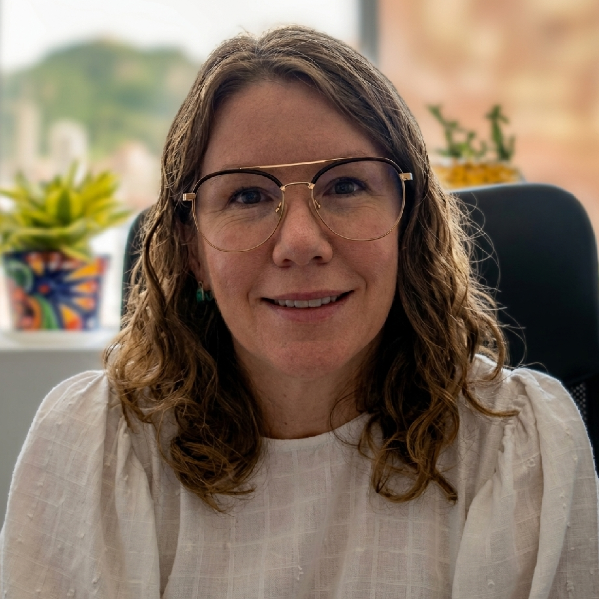 https://colegiomedicocolombiano.org/wp-content/uploads/2026/04/Ana-Ramirez.png